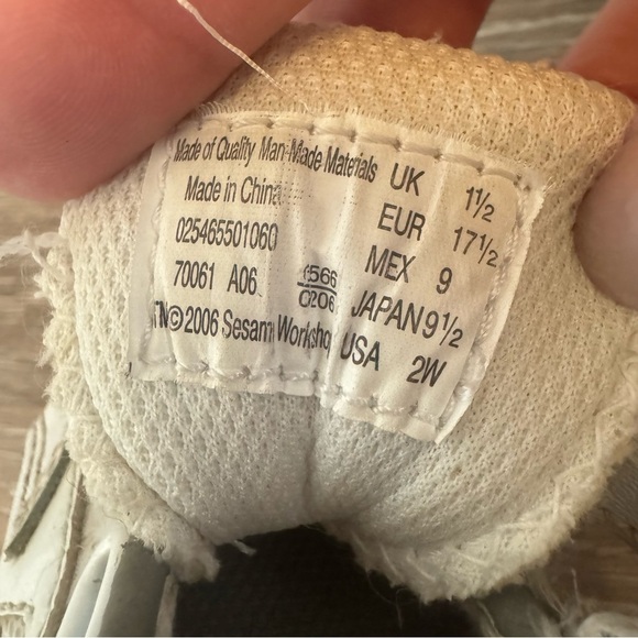 Vintage Y2K Elmo Cookie Monster Sesame Street Shoes Size 2W - Picture 8 of 12